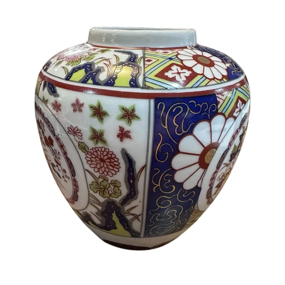 Vintage Imari Empress‎ Vase Made in Japan 5.5” Porcelain decor Floral designs